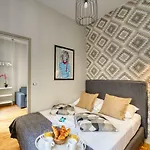 Champs Elysees, Amazing Apartment